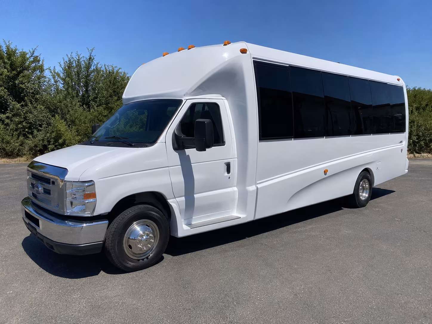 Chula Vista Winery Tour & Pub Crawl Transportation party bus exterior